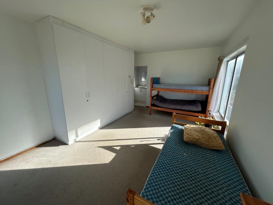 7 Bedroom Property for Sale in Wavecrest Eastern Cape